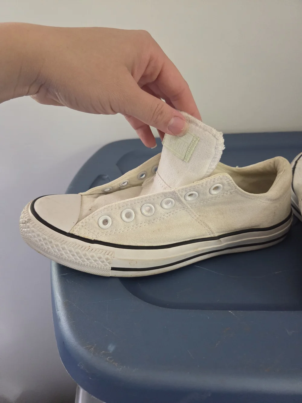 Converse Size 8 Kids' All Star Low-Top Canvas Sneakers in Off-White